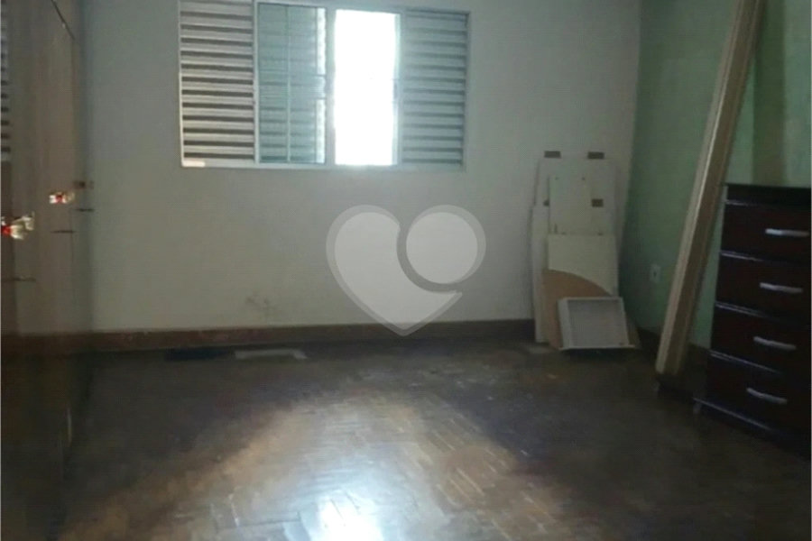 Casa à venda com 3 quartos, sendo 1 suíte, em Vila Mariana, São Paulo, SP