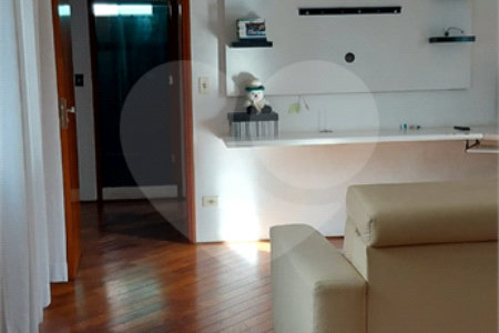 Sobrado à venda com 4 quartos, sendo 2 suítes,  em Jardim Franca, São Paulo, SP