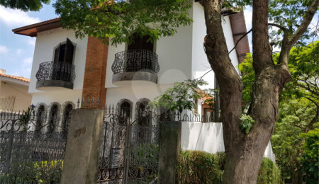 Sobrado à venda com 3 quartos, sendo 1 suíte,  em Campo Grande, São Paulo, SP