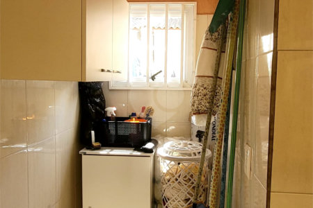 Casa à venda com 3 quartos, sendo 1 suíte, em Jardim Leocádia, Sorocaba, SP