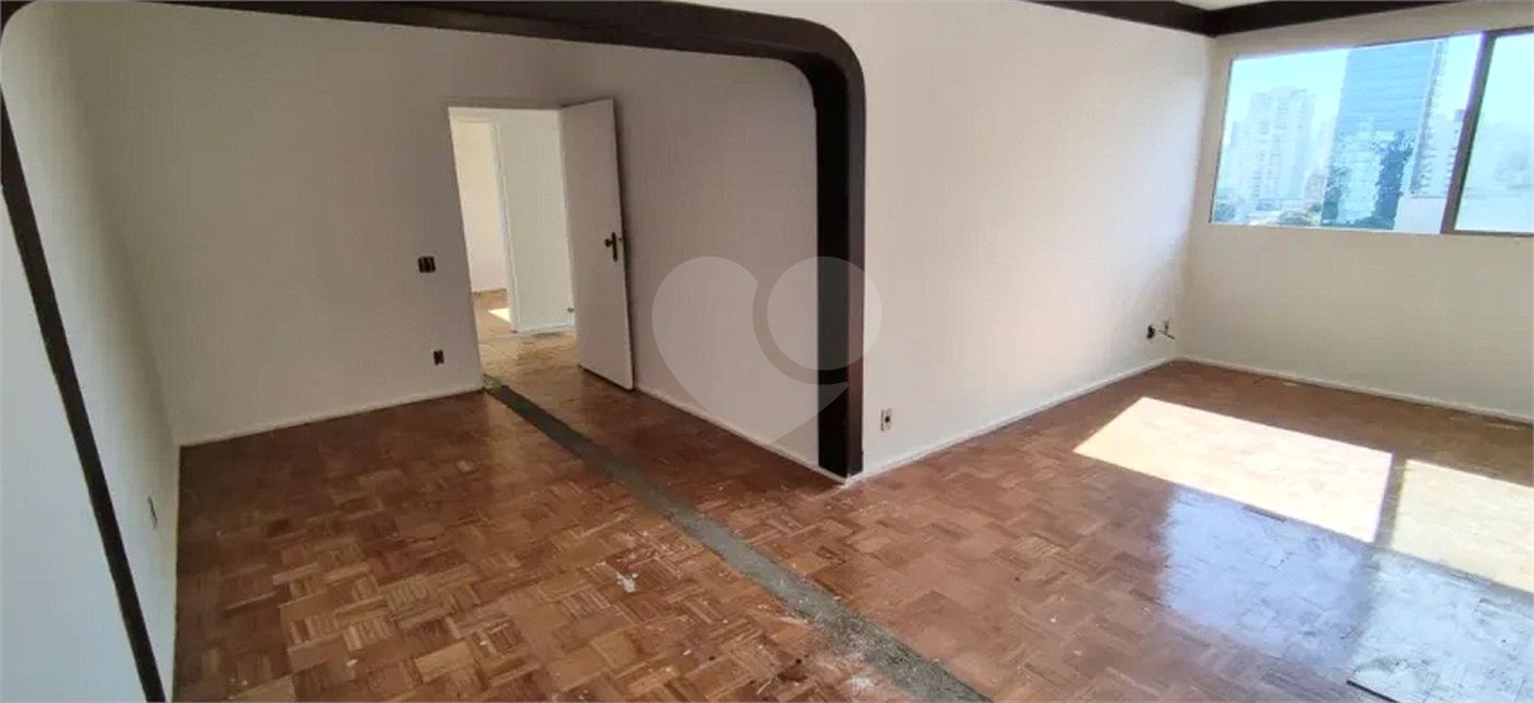 Apartamento à venda com 4 quartos, sendo 1 suíte, em Vila Olímpia, São Paulo, SP
