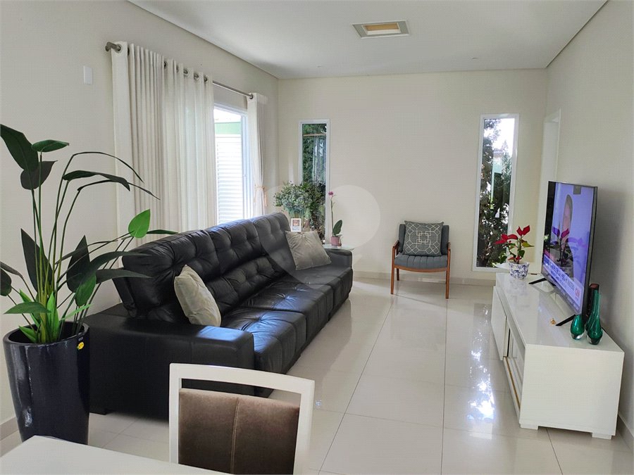Casa à venda com 3 suítes no condomínio Colinas do Sol, Sorocaba - SP