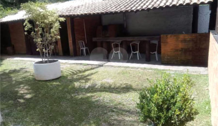 Casa à venda com 6 quartos, sendo 3 suítes,  no condomínio Residencial Jardins de Mairiporã I, Mairiporã - SP