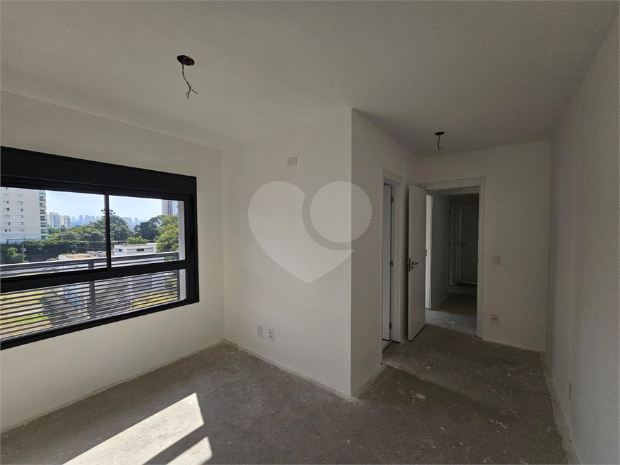 Apartamento à venda com 3 quartos, sendo 1 suíte, em Alto da Boa Vista, São Paulo, SP