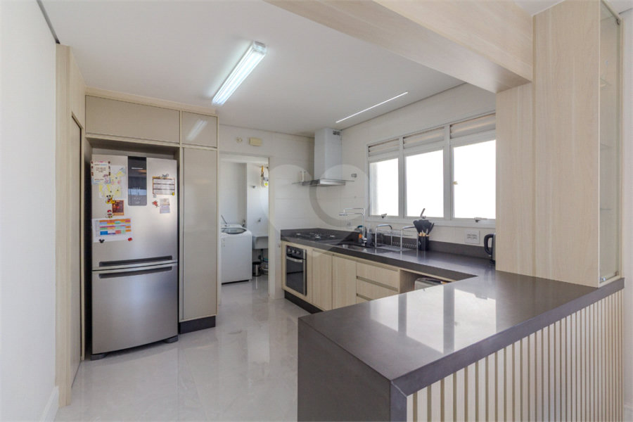 Apartamento à venda com 3 suítes em Vila Romana, São Paulo, SP