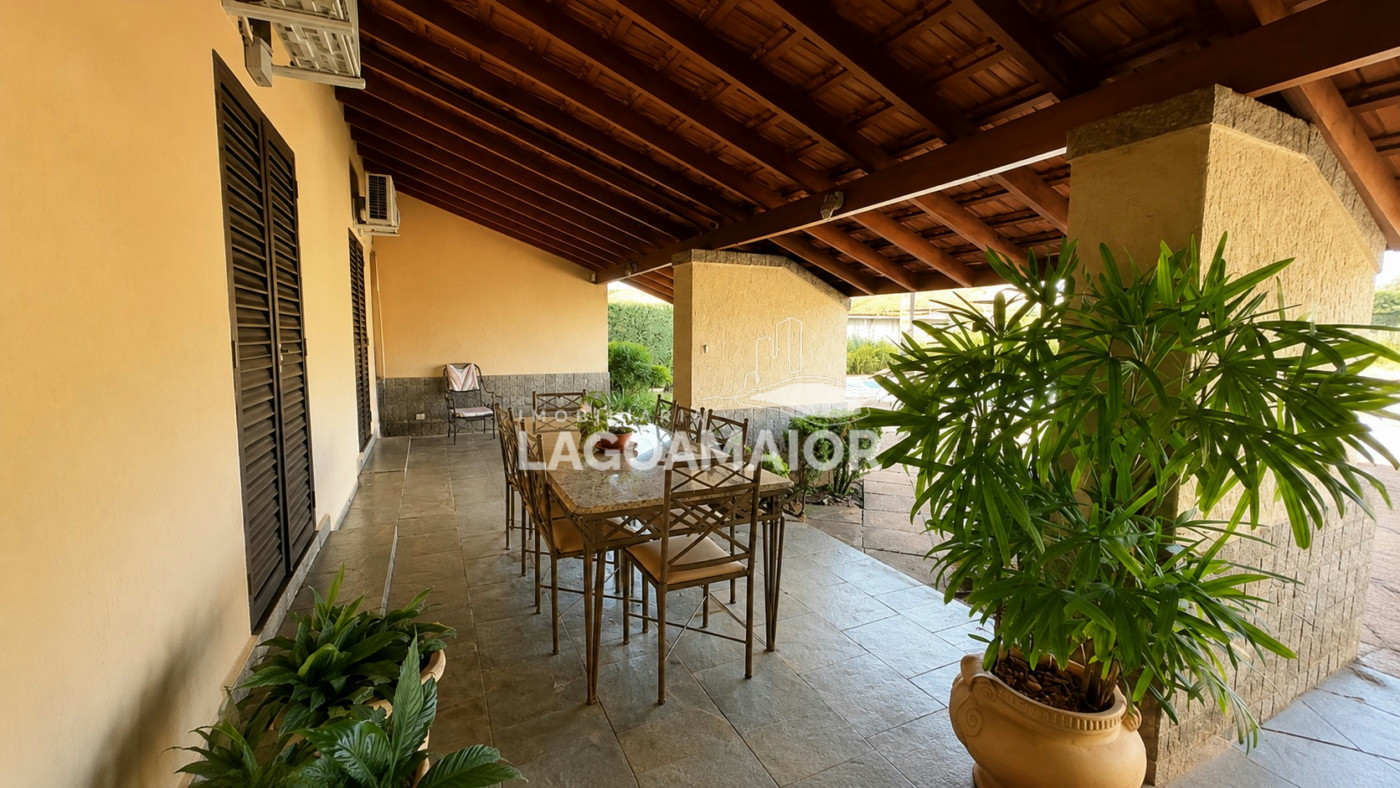 Casa à venda com 6 quartos, sendo 3 suítes,  em Santos Dumont, Três Lagoas, MS