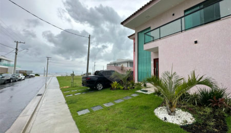 Casa em condomínio à venda com 4 quartos, sendo 3 suítes,  em Nova São Pedro, São Pedro da Aldeia, RJ