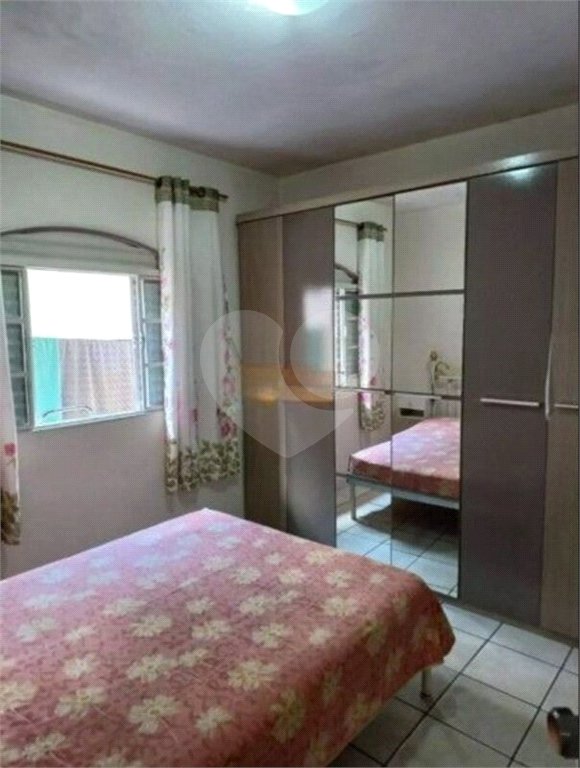 Sobrado à venda com 4 quartos em Cidade Kemel, Poá, SP