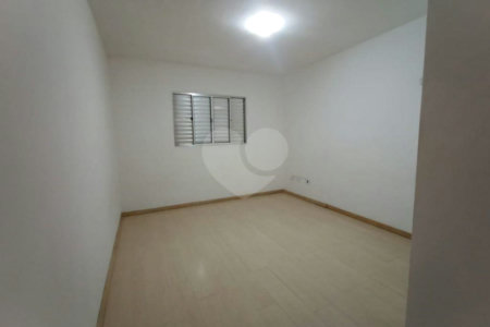 Casa à venda com 3 quartos, sendo 1 suíte,  em Vila Brasílio Machado, São Paulo, SP