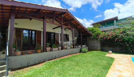 Casa à venda com 4 quartos, sendo 2 suítes, em Jardim Santa Bárbara, Atibaia, SP