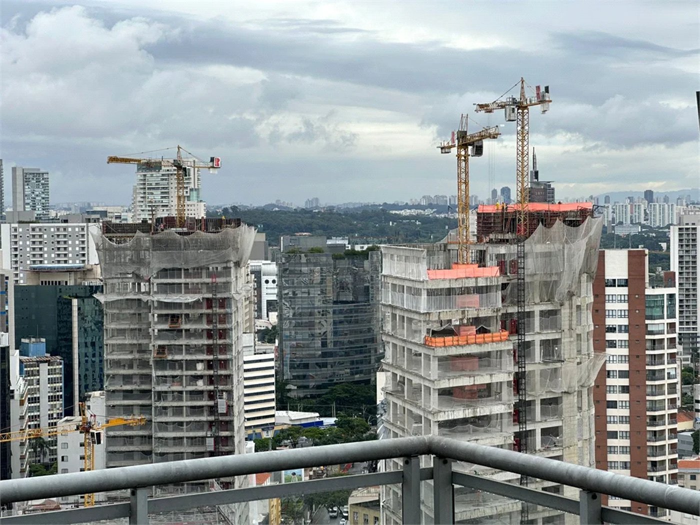 Apartamento à venda ou para alugar com 1 suíte em Pinheiros, São Paulo, SP