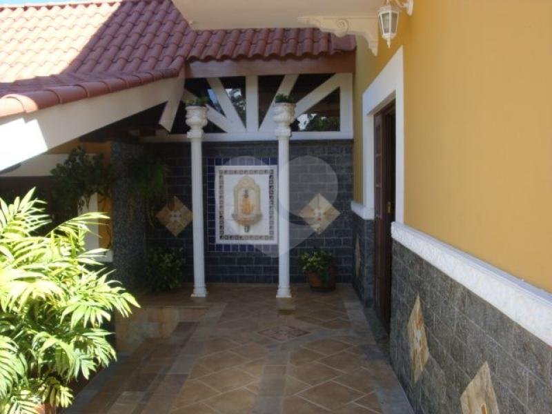 Sobrado à venda com 5 suítes em Juqueri Mirim, Mairiporã, SP