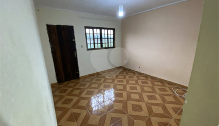 Chácara à venda com 3 quartos em Parque das Varinhas, Mogi das Cruzes, SP