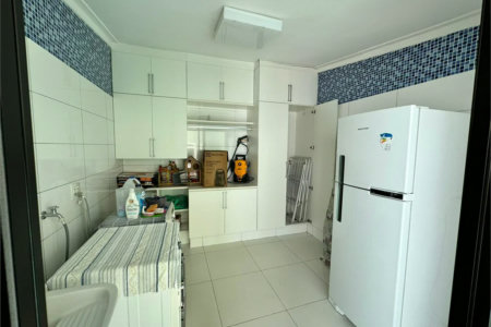 Casa à venda com 3 quartos, sendo 1 suíte, no condomínio Residencial Jardim das Flores 1510, Cotia - SP