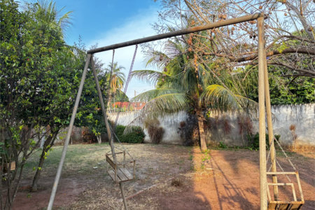 Sobrado para alugar com 4 quartos, sendo 2 suítes,  no Centro, Três Lagoas, MS