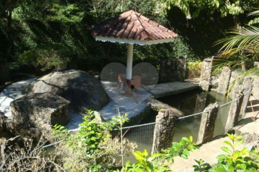 Sobrado à venda com 5 suítes em Juqueri Mirim, Mairiporã, SP
