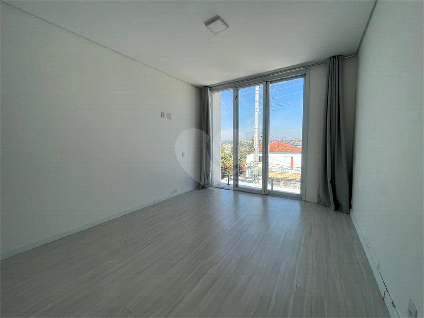 Casa à venda com 3 quartos, sendo 1 suíte, em Jardim Semiramis, Cotia, SP
