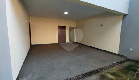 Casa à venda ou para alugar com 5 quartos, sendo 3 suítes,  em Vila Maria, Itapetininga, SP