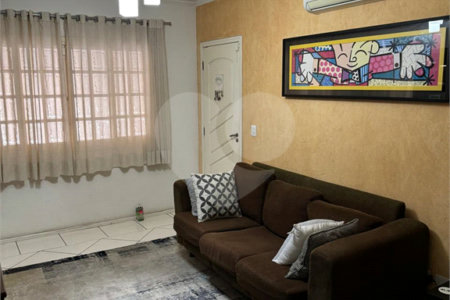 Sobrado à venda com 3 quartos, sendo 1 suíte,  em Parque dos Sabiás, Louveira, SP