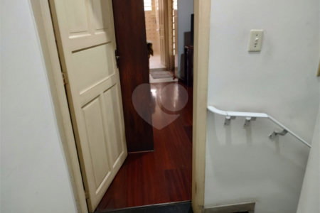 Casa à venda com 3 quartos, sendo 2 suítes, em Vila Nivi, São Paulo, SP