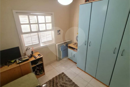 Casa à venda com 3 quartos, sendo 1 suíte, no condomínio Moradas do Ipê, São Paulo - SP