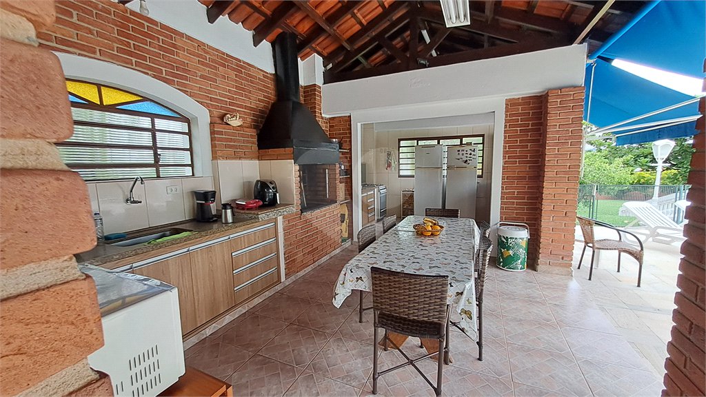 Casa à venda com 3 quartos, sendo 1 suíte, no condomínio Residencial Vale das Laranjeiras, Indaiatuba - SP