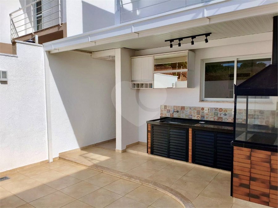 Casa à venda com 3 quartos, sendo 1 suíte, no condomínio Residencial Rio Preto Village, Atibaia - SP