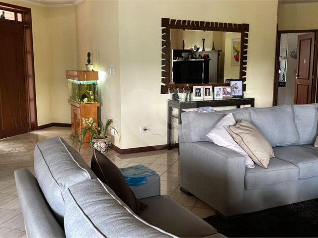 Casa à venda ou para alugar com 3 suítes no condomínio Alpes da Cantareira, Mairiporã - SP