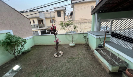 Sobrado à venda com 3 quartos, sendo 1 suíte, em Vila Irmãos Arnoni, São Paulo, SP
