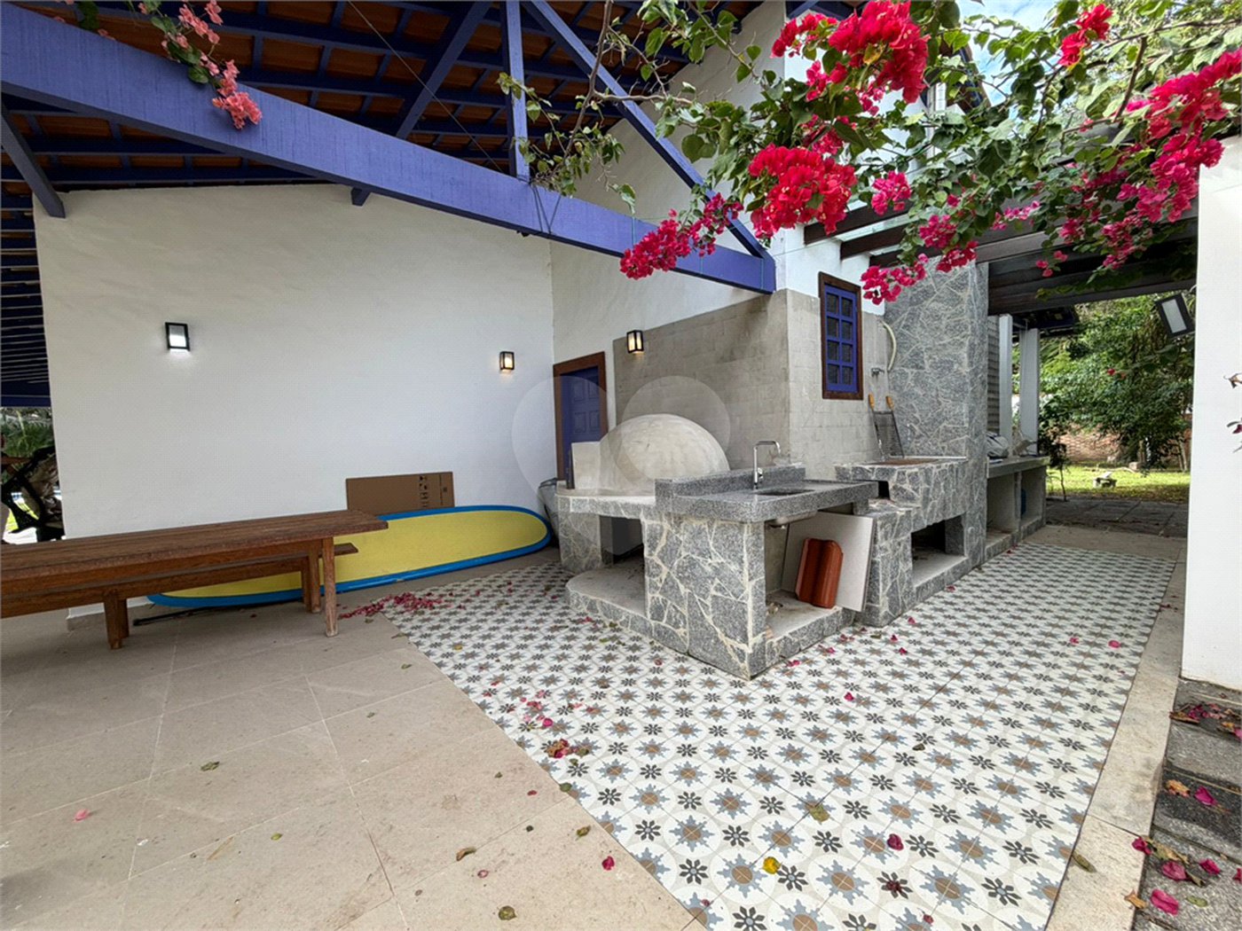 Casa à venda com 4 quartos, sendo 2 suítes, em Ogiva, Cabo Frio, RJ