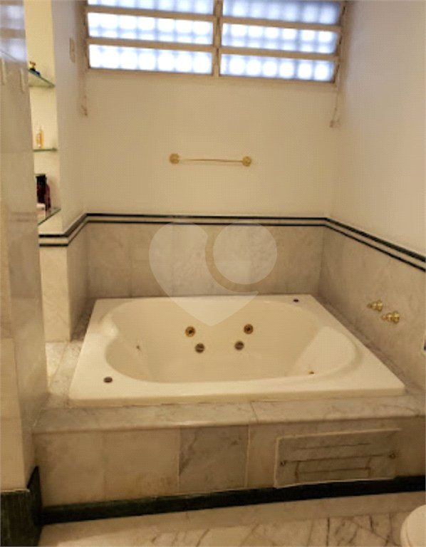 Apartamento à venda com 3 quartos, sendo 1 suíte,  em Jardim América, São Paulo, SP