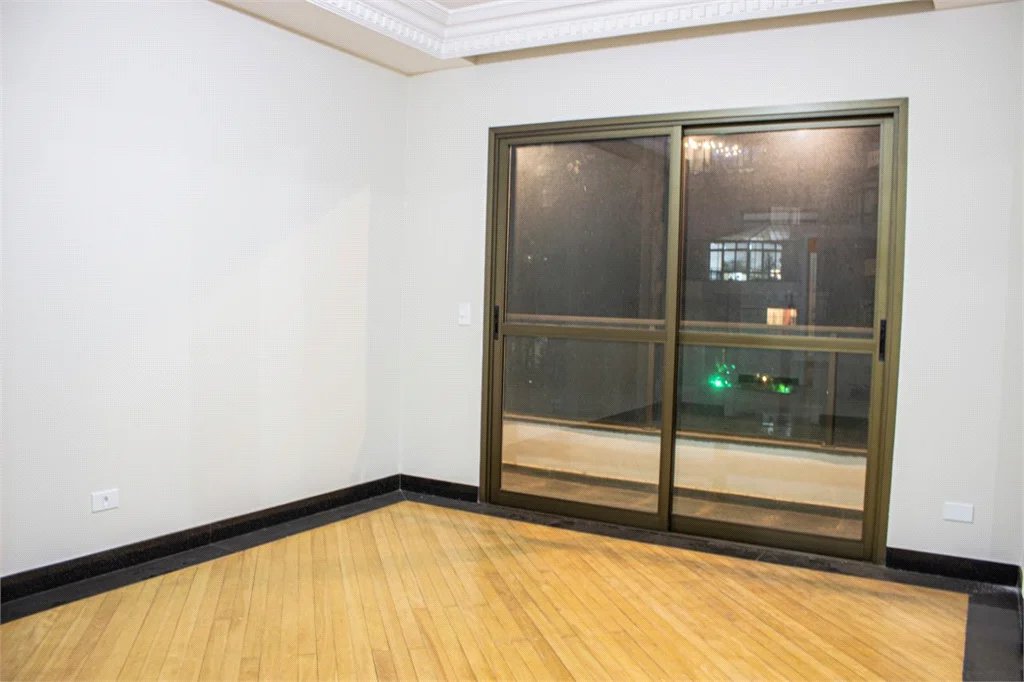 Apartamento à venda com 3 suítes em Jardim Londrina, São Paulo, SP