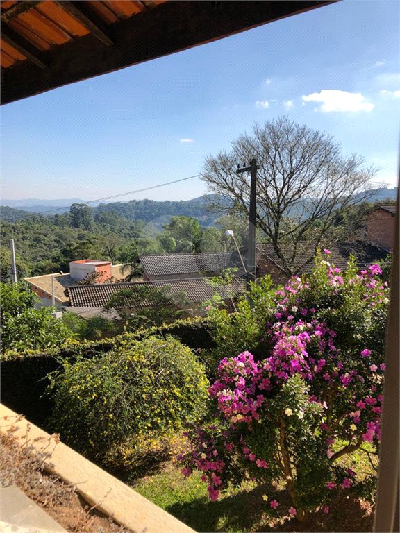 Casa Térrea à venda com 4 quartos, sendo 2 suítes, em Roseira, Mairiporã, SP
