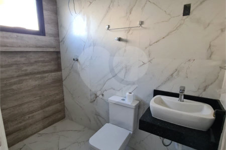 Casa à venda com 3 suítes no condomínio Reserva dos Jatobás, Louveira - SP