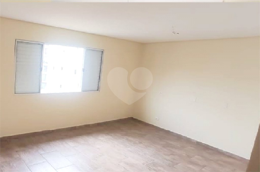 Sobrado à venda com 3 quartos, sendo 1 suíte,  em Cidade São Francisco, São Paulo, SP