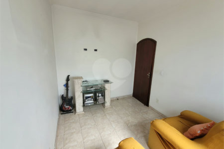 Sobrado à venda com 3 quartos, sendo 1 suíte, em Vila dos Remédios, São Paulo, SP