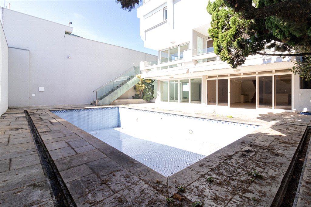 Sobrado à venda com 6 quartos, sendo 4 suítes,  em Alto da Lapa, São Paulo, SP