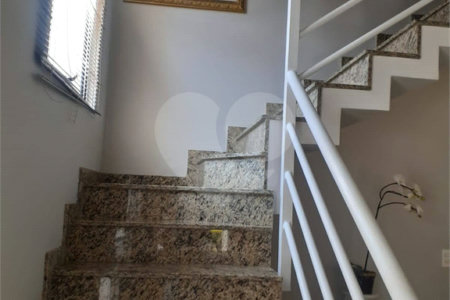 Sobrado à venda com 3 quartos, sendo 1 suíte, em Parque Santana, Mogi das Cruzes, SP