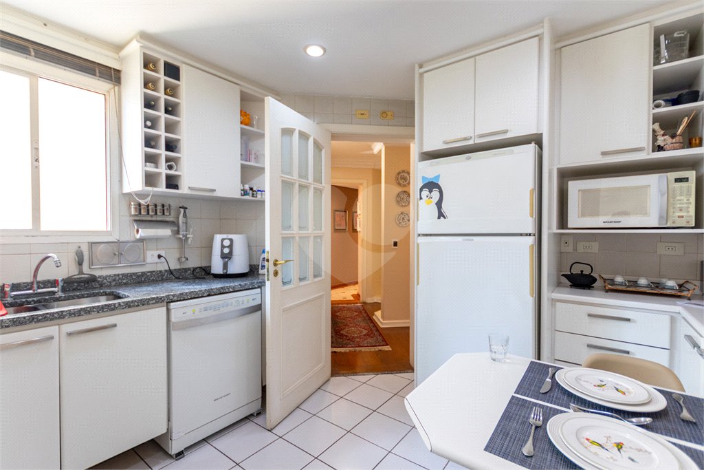 Apartamento à venda com 4 quartos, sendo 2 suítes, em Brooklin, São Paulo, SP