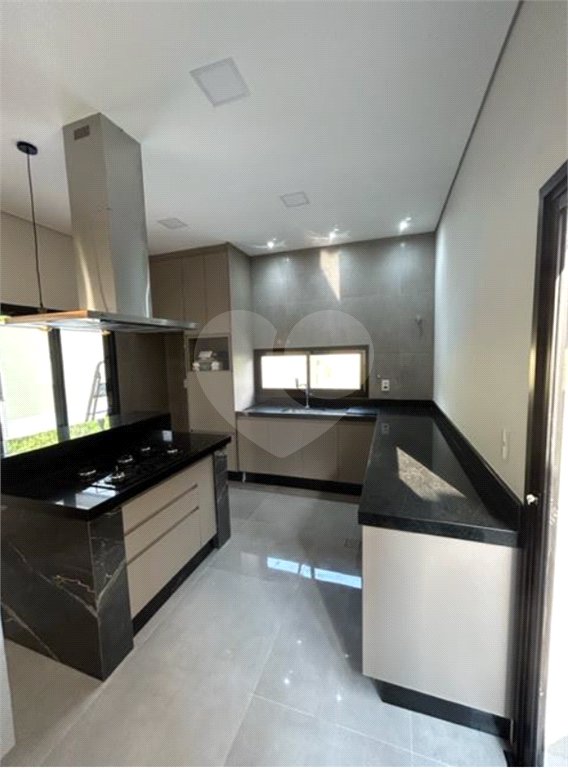 Casa à venda com 3 quartos, sendo 1 suíte, no condomínio Residencial Lagos D Icarai, Salto - SP