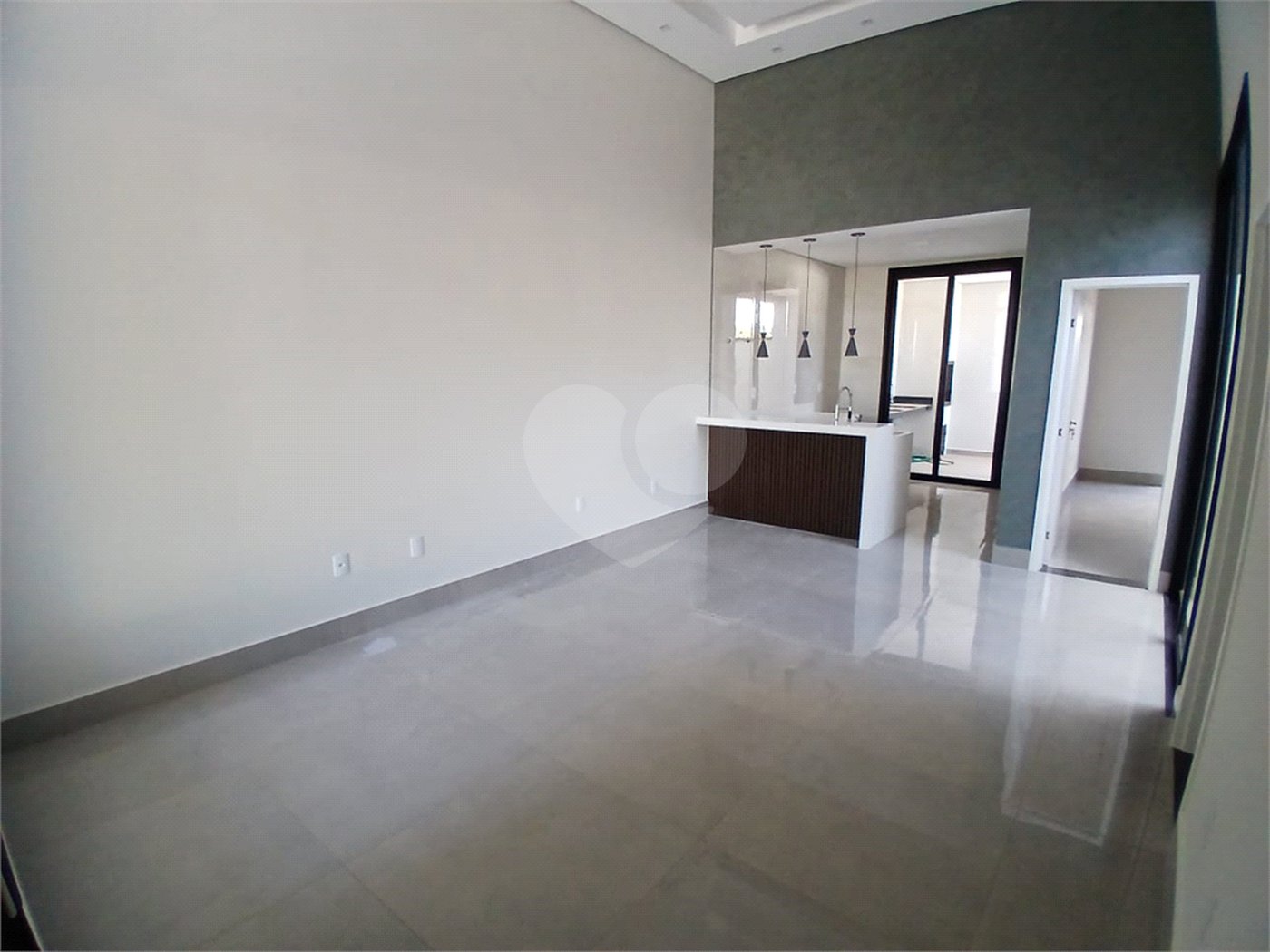 Casa à venda com 3 quartos, sendo 1 suíte, no condomínio Jardim, Sorocaba - SP