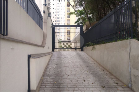 Apartamento à venda ou para alugar com 3 quartos, sendo 1 suíte,  em Indianópolis, São Paulo, SP