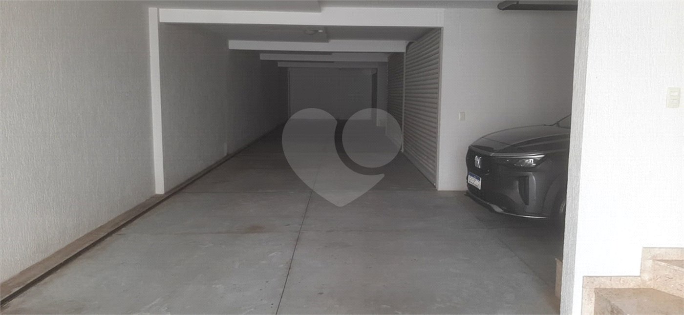 Casa à venda com 3 quartos, sendo 2 suítes, no condomínio Mário Araújo, São Paulo - SP