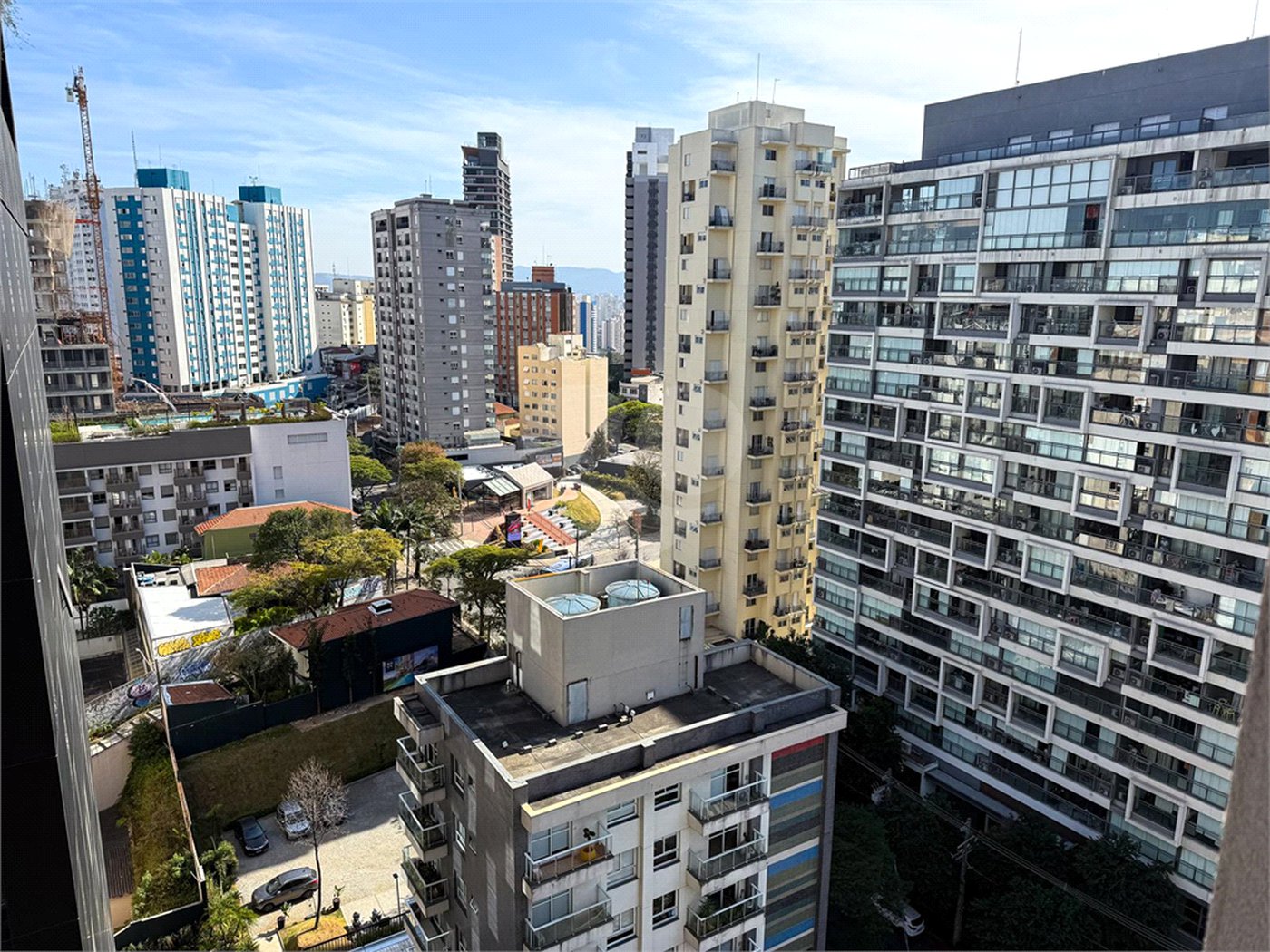 Apartamento à venda com 3 suítes em Sumarezinho, São Paulo, SP