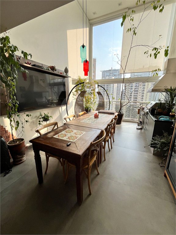 Apartamento à venda com 3 suítes em Vila Andrade, São Paulo, SP