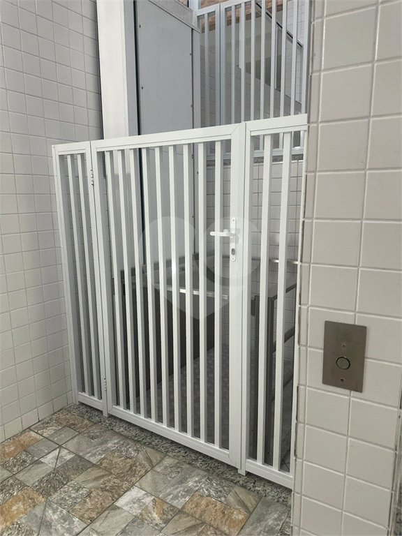 Apartamento à venda ou para alugar com 2 quartos, sendo 1 suíte,  em Guilhermina, Praia Grande, SP