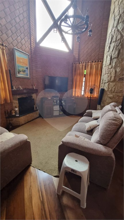 Casa à venda com 4 quartos, sendo 2 suítes, no condomínio Aruã Eco Park, Mogi das Cruzes - SP
