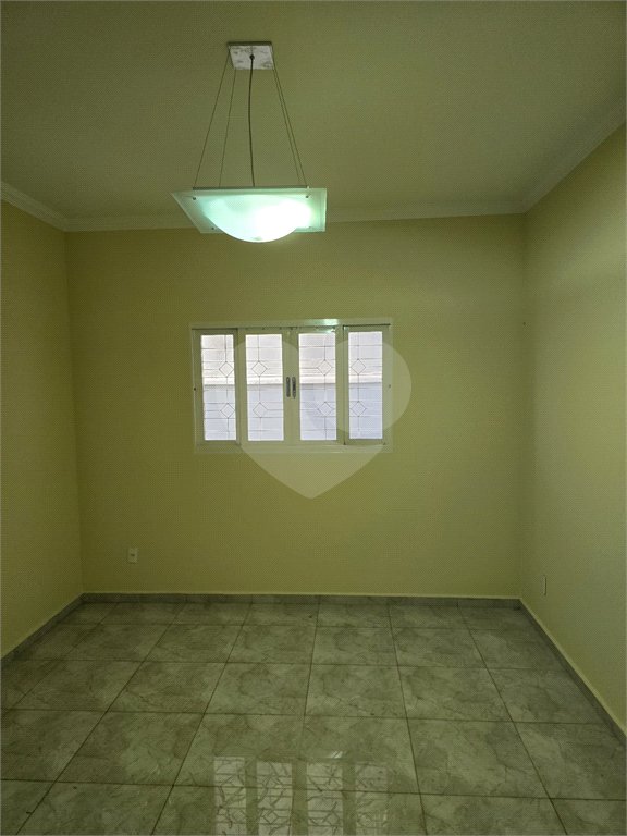 Casa à venda com 4 quartos, sendo 1 suíte, no condomínio Raizes, Paulínia - SP