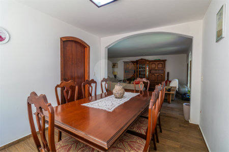 Casa de Vila à venda com 4 quartos, sendo 2 suítes, em Alto da Boa Vista, São Paulo, SP
