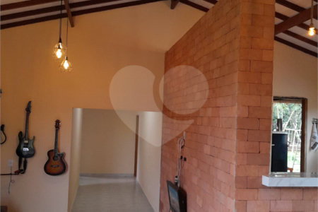 Chácara à venda com 2 quartos, sendo 1 suíte,  no Centro, Gramadinho, SP